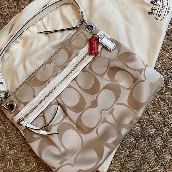 Coach Handbag - Picture 3 of 10